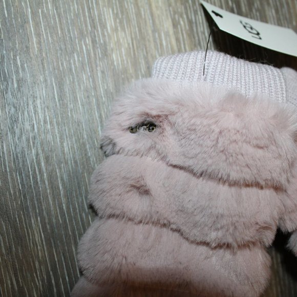 NWT‎ UGG WOMEN'S GIRL'S FUR MITTENS PINK - Picture 2 of 5